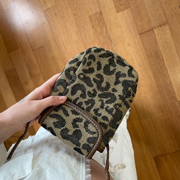 Leopard print crossbody bag - Picture 5 of 5